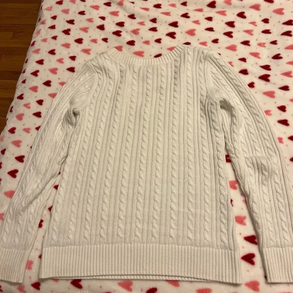 Hollister Cream Cable-Knit V-Neck Pullover with Logo - Picture 2 of 2